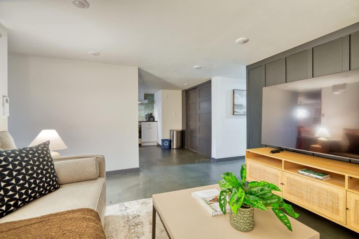 - Luxury Living On Nw 23rd Ave, Walk Score 99 *