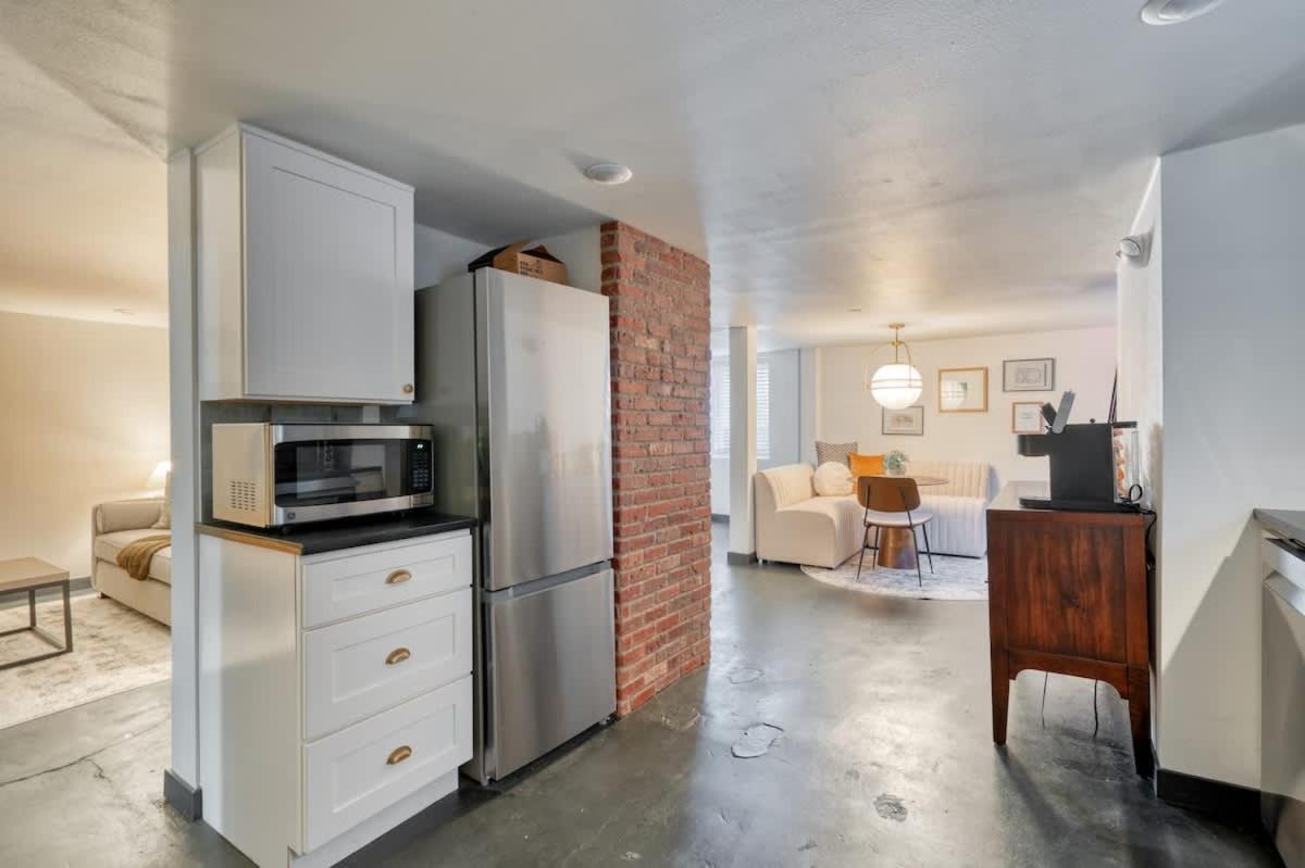 - Luxury Living On Nw 23rd Ave, Walk Score 99 Apartment *